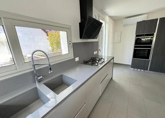 Pinewood Вилла Линьяно-Саббьядоро