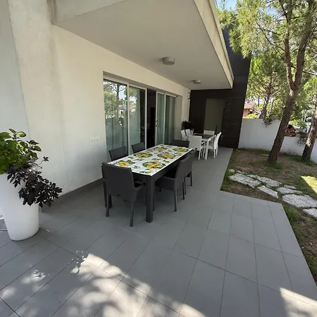 Villa Pinewood *