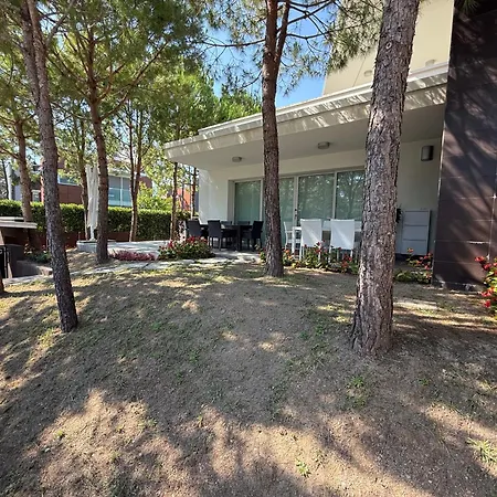 Pinewood Villa *